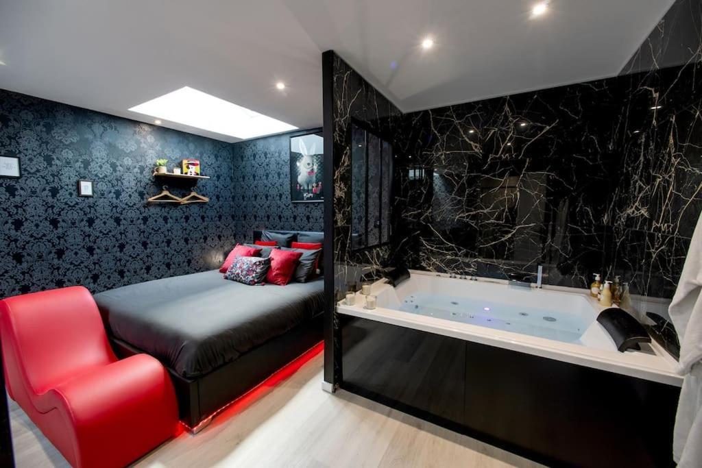 * Love Room Jacuzzi * Aubie-et-Espessas Dış mekan fotoğraf